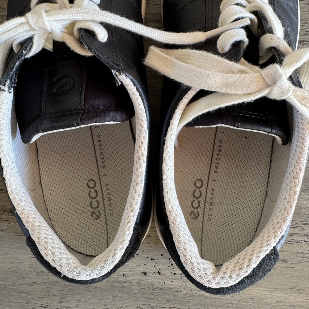 Ecco Black Retro Sneakers Women’s (38) - Picture 6 of 8